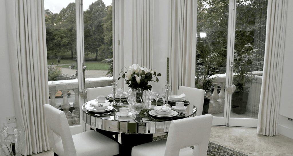 Featured Hyde Park Dining Room, Highlighting Elegant Interiors and Luxurious Design Elements