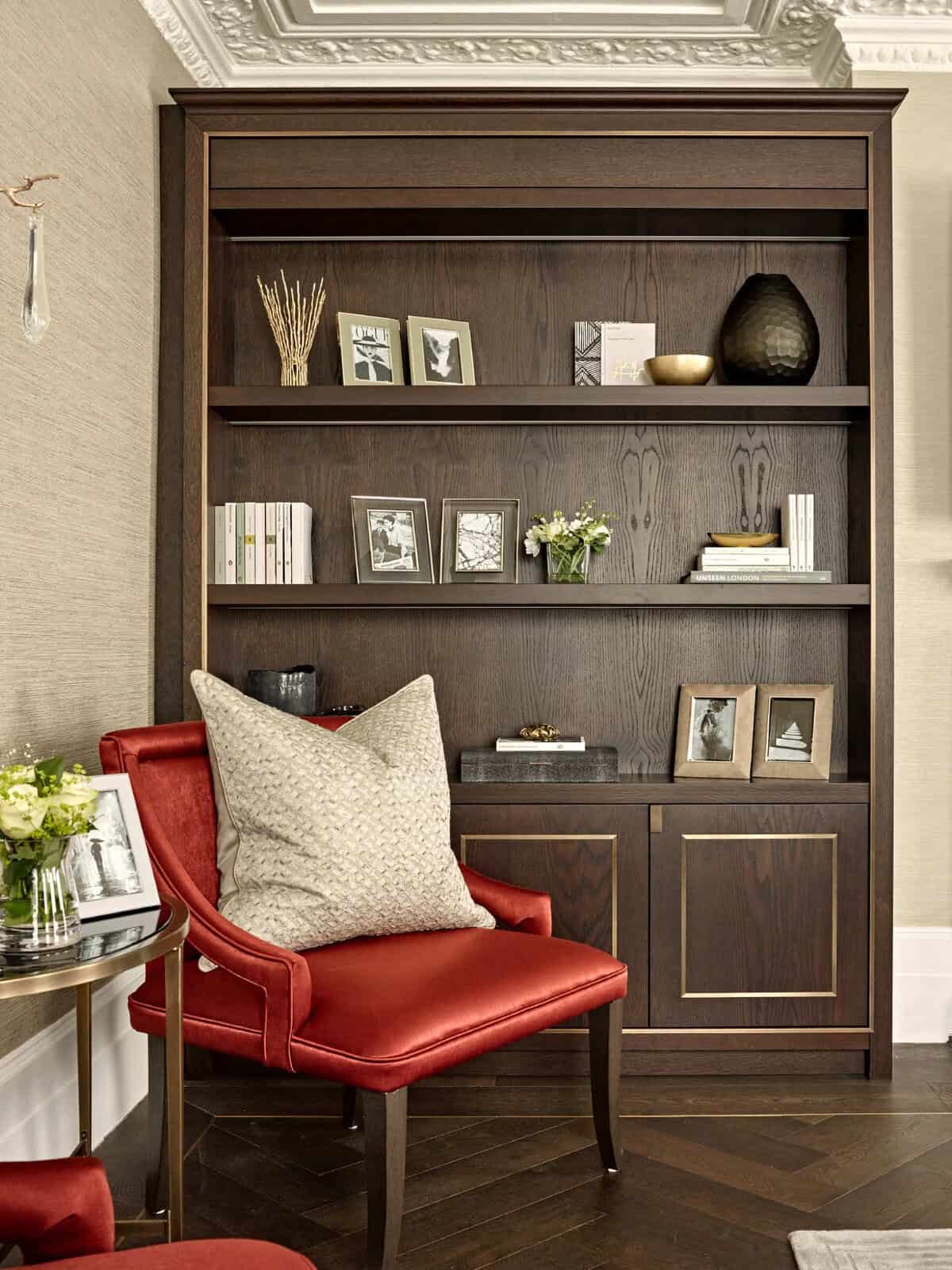 Traditional Design Corner Chair